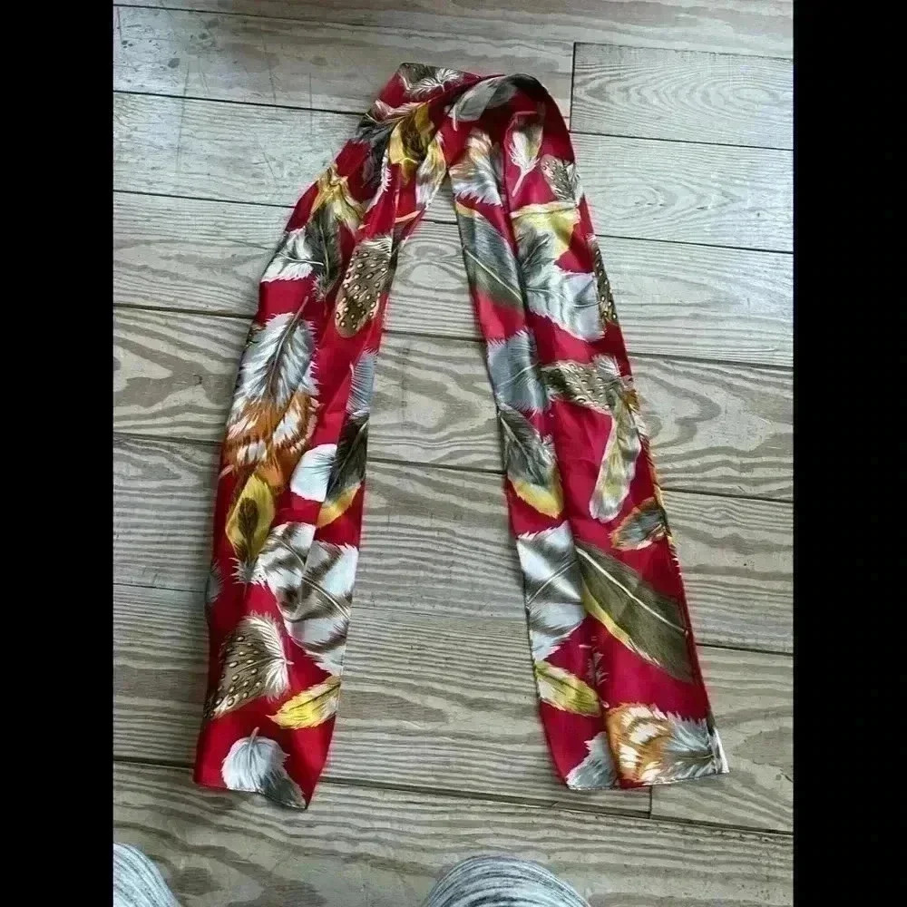 Feather scarf